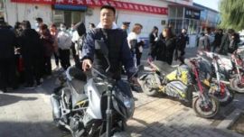 内蒙古杭锦后旗公安局举行被盗车辆返还仪式