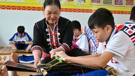 非遗“守”艺人：黎锦，指尖上的千年“史书”